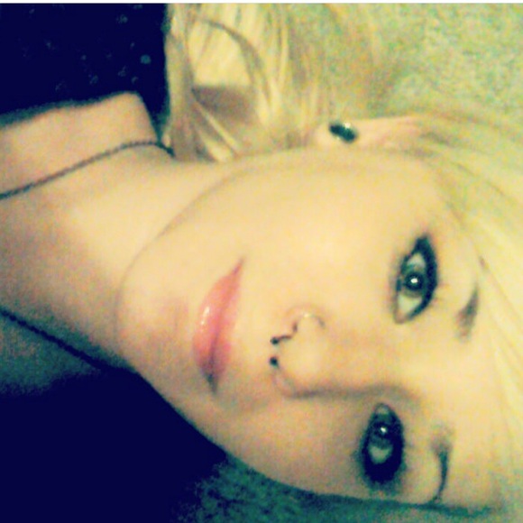 Meet your Posher, Xia Lee - Picture 10 of 15